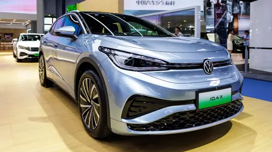 Немецкое качество больше не аргумент: как VW и BMW проиграли электробум