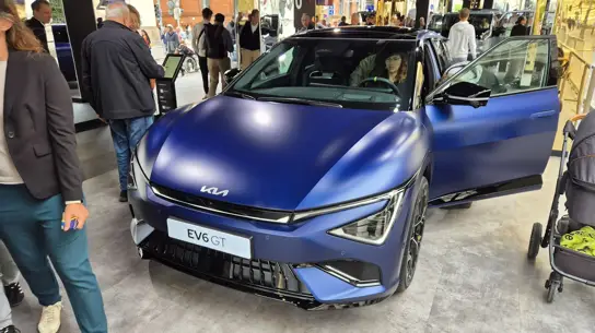 EV6 стал доступнее, но есть нюанс: старые машины могут быть выгоднее новых