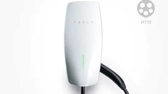 Пока все переходят на зарядный разъем Tesla, Илон Маск сделал хитрый ход
