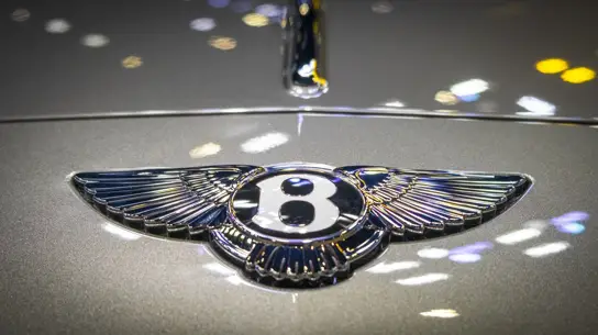 Реплика самого успешного в истории Bentley гоночного авто вышла на тесты