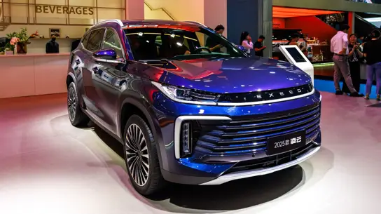Китайский брат не бросит россиян в беде: автомобили Exeed теперь комплектуются дополнительными услугами