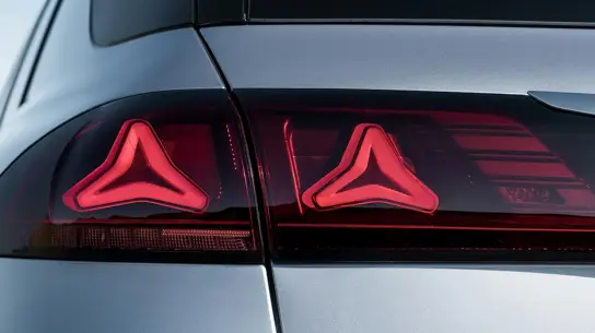 Mercedes ставит звезды своим машинам: теперь модель можно будет узнать по новому признаку