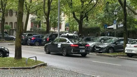 Новый автомобиль BMW скрывает нечто особенное: баварцы намерены опередить Tesla