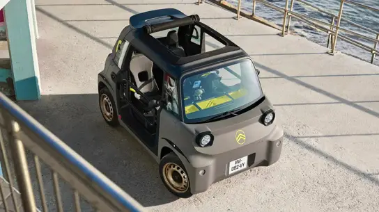Citroen Ami Buggy вернулся с новым пассажиром — роботом Энди