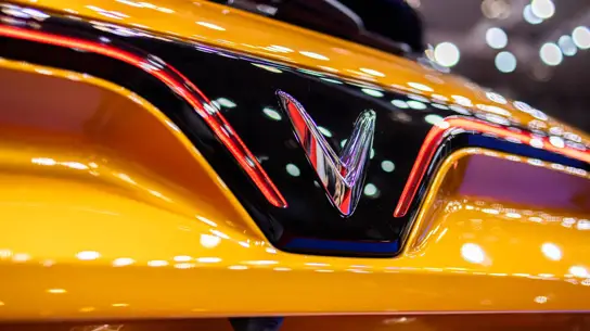 Автомобили VinFast могут остаться без света