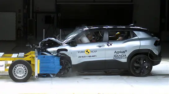 Suzuki не стать новым Volvo: электрический кроссовер не прошел тест на безопасность