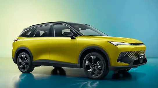 В российских автосалонах появились новые кроссоверы от BAIC