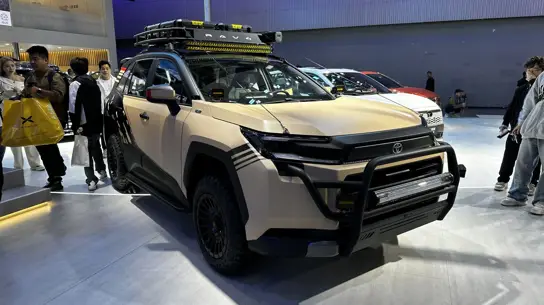 RAV4 с кузовом пикап? Toyota впервые так прямо намекнула на новую модель