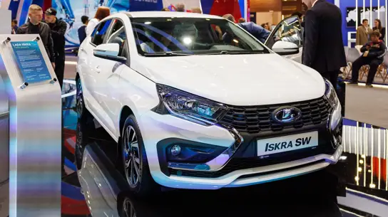 С каких машин пересаживаются на Lada Iskra — дилеры раскрыли статистику