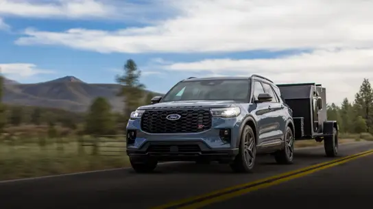 Ford разгоняет тьму: новая технология фар сделает ночные поездки безопаснее