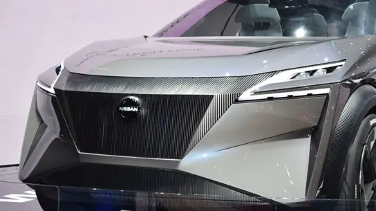 Электромобили Nissan получат новую деталь от Tesla