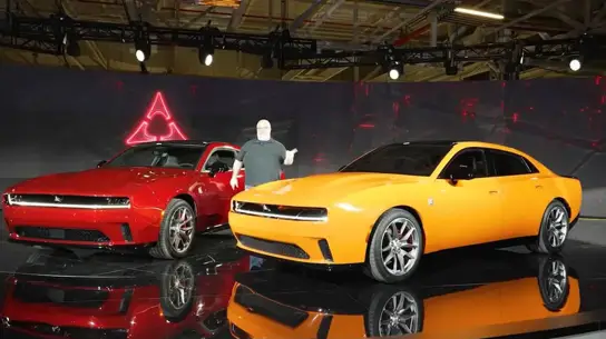 Таким ужасным он еще никогда не становился: Dodge Charger переходит на электротягу