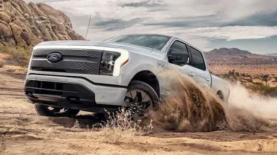 Ford творит революцию: шины автомобиля будут накачиваться сами
