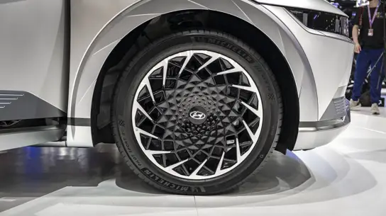 Hyundai пошел на нечестную конкуренцию: корейцы переманили соратника Илона Маска