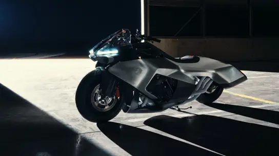 BMW построила мотоцикл вокруг мотора: Vision K18 получил 1,8-литровую «шестерку»