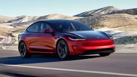 Tesla Model 3 снова впереди планеты всей — лучший электромобиль 2026 года