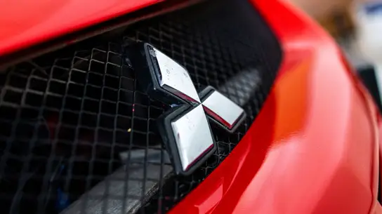 Маски сняты? Новый Mitsubishi построен на базе Leaf